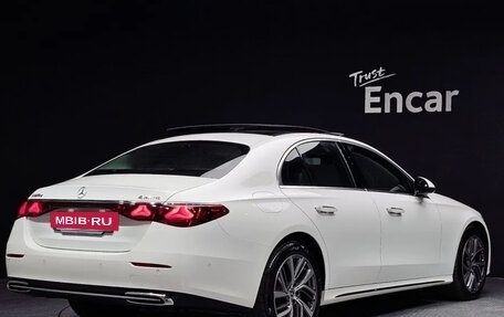 Mercedes-Benz E-Класс, 2024 год, 7 190 000 рублей, 2 фотография