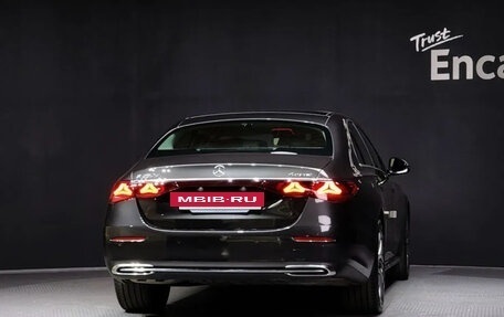 Mercedes-Benz E-Класс, 2025 год, 8 290 000 рублей, 4 фотография