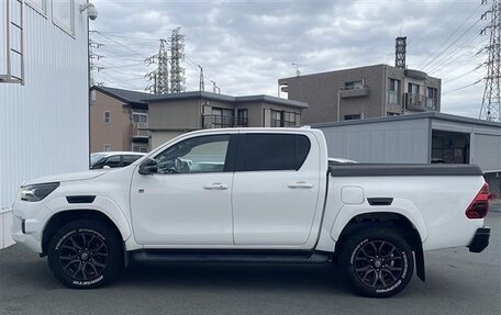 Toyota Hilux VIII, 2022 год, 4 460 000 рублей, 7 фотография