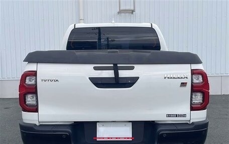 Toyota Hilux VIII, 2022 год, 4 460 000 рублей, 5 фотография