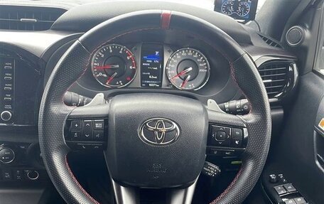 Toyota Hilux VIII, 2022 год, 4 460 000 рублей, 9 фотография