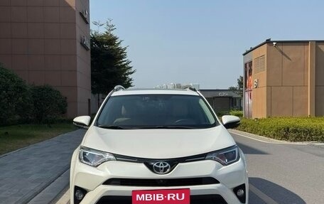 Toyota RAV4, 2017 год, 2 135 000 рублей, 10 фотография