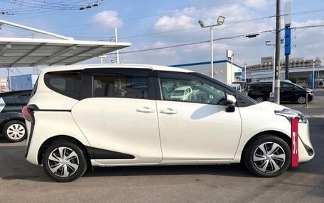 Toyota Sienta II, 2022 год, 1 131 000 рублей, 3 фотография