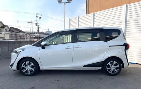 Toyota Sienta II, 2022 год, 1 131 000 рублей, 6 фотография