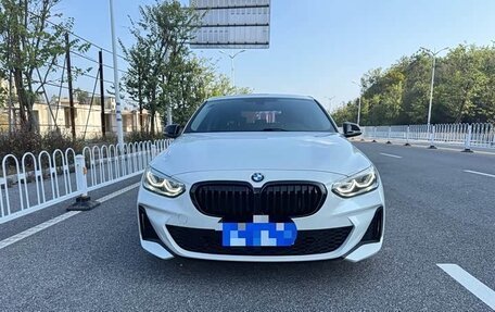 BMW 1 серия, 2022 год, 1 675 001 рублей, 2 фотография