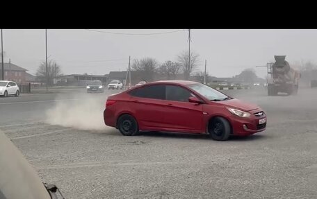 Hyundai Solaris II рестайлинг, 2013 год, 270 000 рублей, 2 фотография