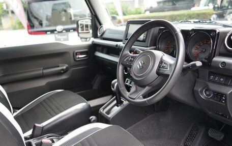 Suzuki Jimny, 2022 год, 1 499 000 рублей, 15 фотография