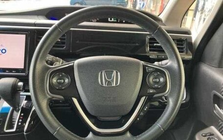 Honda Stepwgn IV, 2017 год, 1 390 000 рублей, 4 фотография