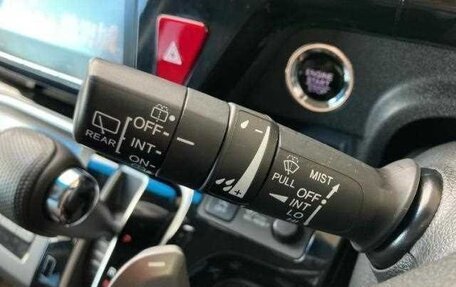 Honda Stepwgn IV, 2017 год, 1 390 000 рублей, 9 фотография