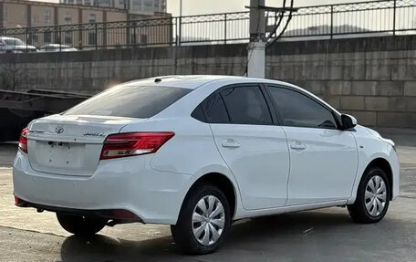 Toyota Yaris XP150 рестайлинг, 2021 год, 1 075 007 рублей, 8 фотография