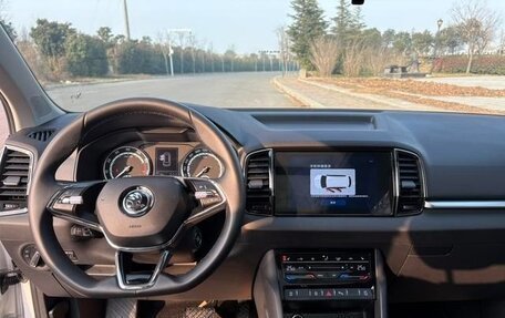 Skoda Karoq I, 2022 год, 2 200 000 рублей, 10 фотография