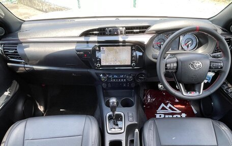 Toyota Hilux VIII, 2022 год, 4 446 000 рублей, 10 фотография