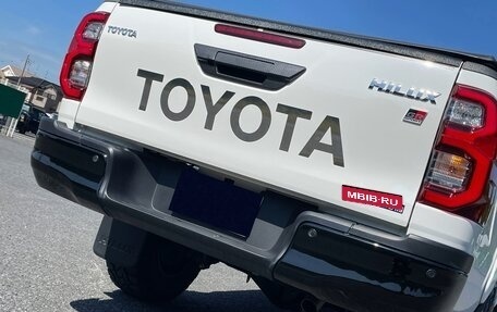 Toyota Hilux VIII, 2022 год, 4 446 000 рублей, 5 фотография