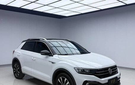 Volkswagen T-Roc I, 2022 год, 1 560 300 рублей, 3 фотография