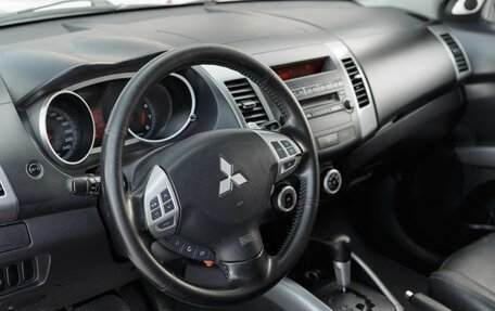 Mitsubishi Outlander III рестайлинг 3, 2007 год, 1 220 000 рублей, 11 фотография