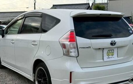 Toyota Prius Alpha I (ZVW40/41), 2016 год, 1 190 000 рублей, 2 фотография