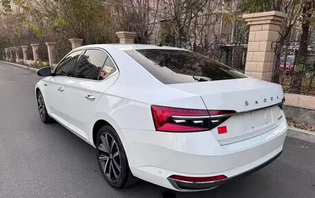 Skoda Superb III рестайлинг, 2022 год, 2 180 009 рублей, 6 фотография