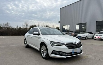 Skoda Superb III рестайлинг, 2022 год, 1 790 000 рублей, 1 фотография