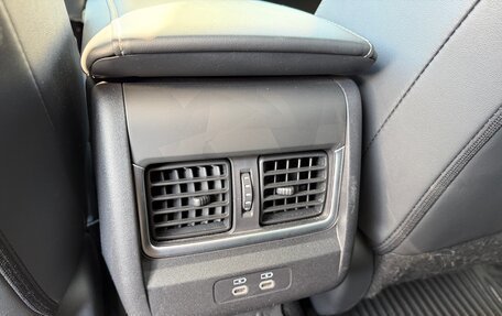 Toyota Camry, 2024 год, 3 750 000 рублей, 18 фотография