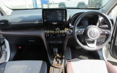 Toyota Yaris Cross, 2022 год, 1 488 000 рублей, 6 фотография