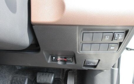 Toyota Yaris Cross, 2022 год, 1 488 000 рублей, 13 фотография