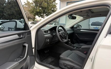 Skoda Superb III рестайлинг, 2022 год, 1 790 000 рублей, 5 фотография