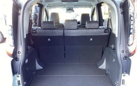 Toyota Sienta, 2022 год, 1 075 000 рублей, 17 фотография