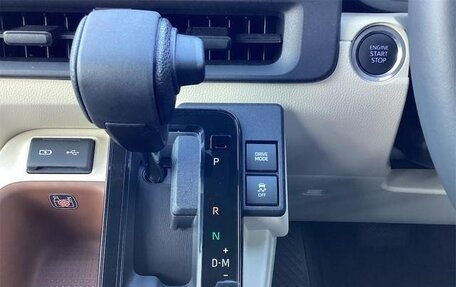 Toyota Sienta, 2022 год, 1 075 000 рублей, 20 фотография