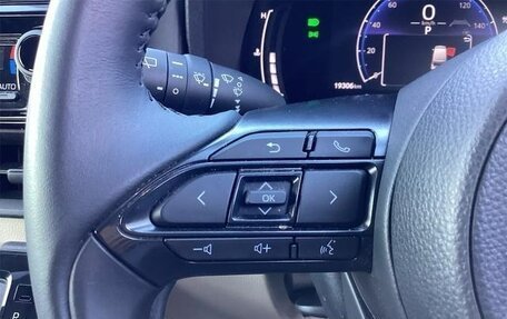 Toyota Sienta, 2022 год, 1 075 000 рублей, 13 фотография