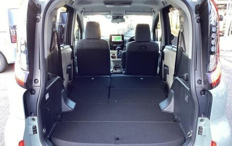 Toyota Sienta, 2022 год, 1 075 000 рублей, 18 фотография