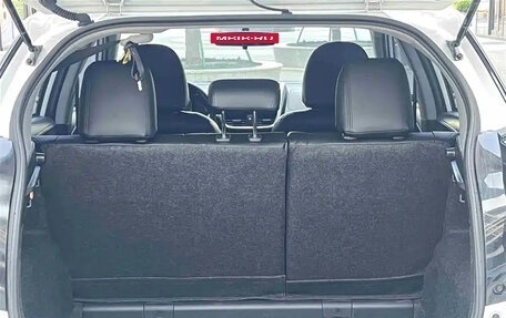 Toyota Yaris XP150 рестайлинг, 2023 год, 1 569 000 рублей, 28 фотография