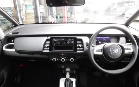 Honda Fit, 2022 год, 999 999 рублей, 7 фотография