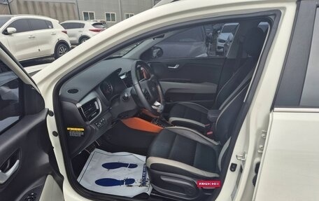 KIA Stonic, 2020 год, 1 304 000 рублей, 5 фотография