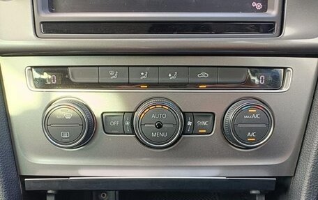 Volkswagen Golf VII, 2015 год, 880 009 рублей, 24 фотография