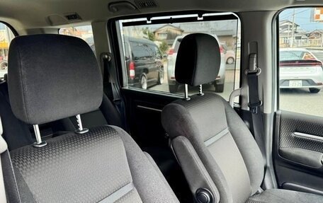 Honda Stepwgn IV, 2018 год, 1 500 000 рублей, 13 фотография