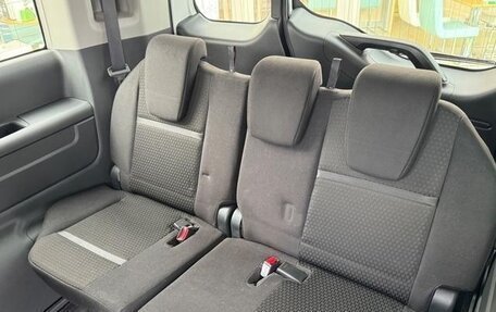 Honda Stepwgn IV, 2018 год, 1 500 000 рублей, 17 фотография