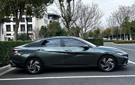 Hyundai Elantra, 2024 год, 1 300 000 рублей, 4 фотография