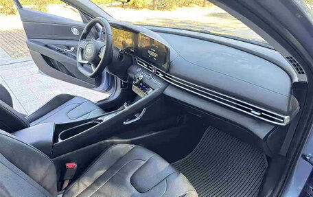 Hyundai Elantra, 2024 год, 1 300 000 рублей, 11 фотография