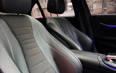 Mercedes-Benz E-Класс, 2019 год, 3 800 000 рублей, 7 фотография