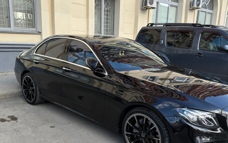 Mercedes-Benz E-Класс, 2019 год, 3 800 000 рублей, 3 фотография