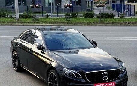 Mercedes-Benz E-Класс, 2019 год, 3 800 000 рублей, 1 фотография