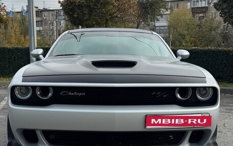 Dodge Challenger III рестайлинг 2, 2021 год, 8 500 000 рублей, 1 фотография