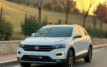 Volkswagen T-Roc I, 2021 год, 1 370 008 рублей, 1 фотография