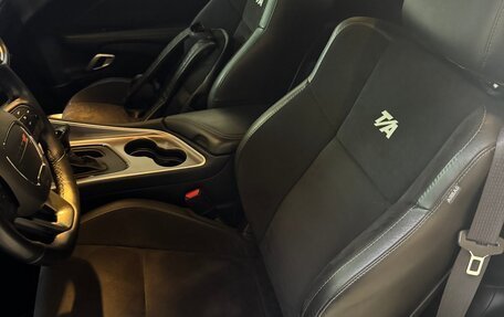 Dodge Challenger III рестайлинг 2, 2021 год, 8 500 000 рублей, 13 фотография