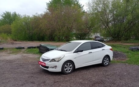 Hyundai Solaris II рестайлинг, 2015 год, 600 000 рублей, 1 фотография