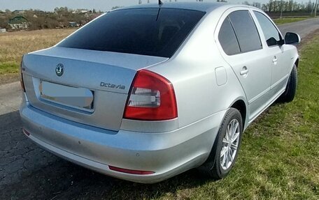 Skoda Octavia, 2011 год, 705 000 рублей, 2 фотография