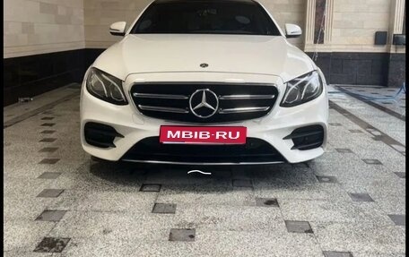 Mercedes-Benz E-Класс, 2018 год, 3 100 000 рублей, 1 фотография