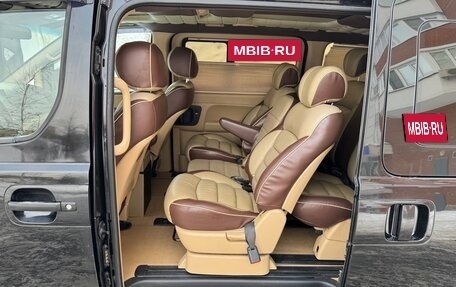 Hyundai Grand Starex Grand Starex I рестайлинг 2, 2014 год, 2 350 000 рублей, 11 фотография