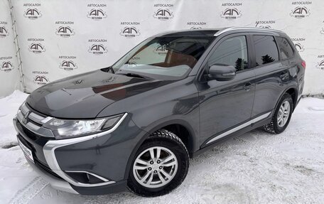 Mitsubishi Outlander III рестайлинг 3, 2015 год, 1 399 000 рублей, 2 фотография