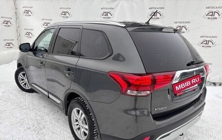 Mitsubishi Outlander III рестайлинг 3, 2015 год, 1 399 000 рублей, 3 фотография